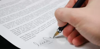 How A Lawyer Can Help Your Business Navigate Contracts