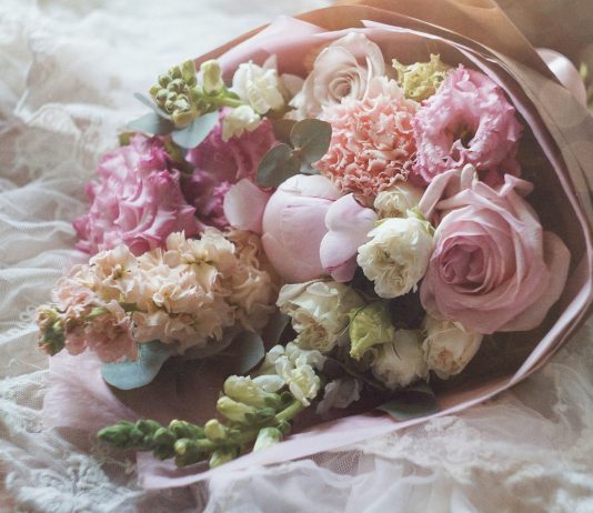 How to Choose the Perfect Flower Bouquet for Every Personality Flower Bouquet